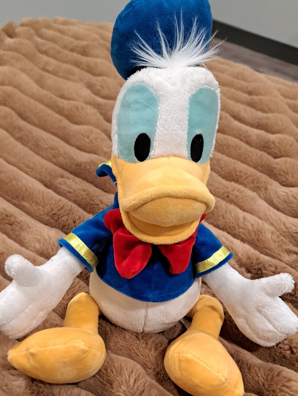 Disney Store Authentic Donald Duck Plush Toy Doll 18 inch Super Soft